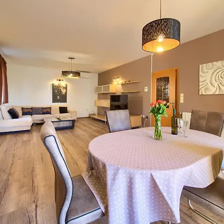 Lidija Apartment *